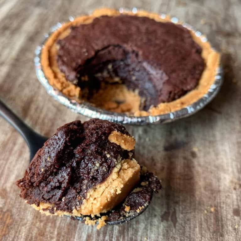 high protein peanut butter fudge brownie pie | Macro Friendly Pie Recipe